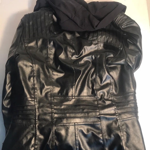 Black leather jacket - Picture 2 of 4